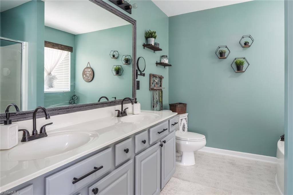 6218 Elderbush Drive, Greensboro, NC 27405