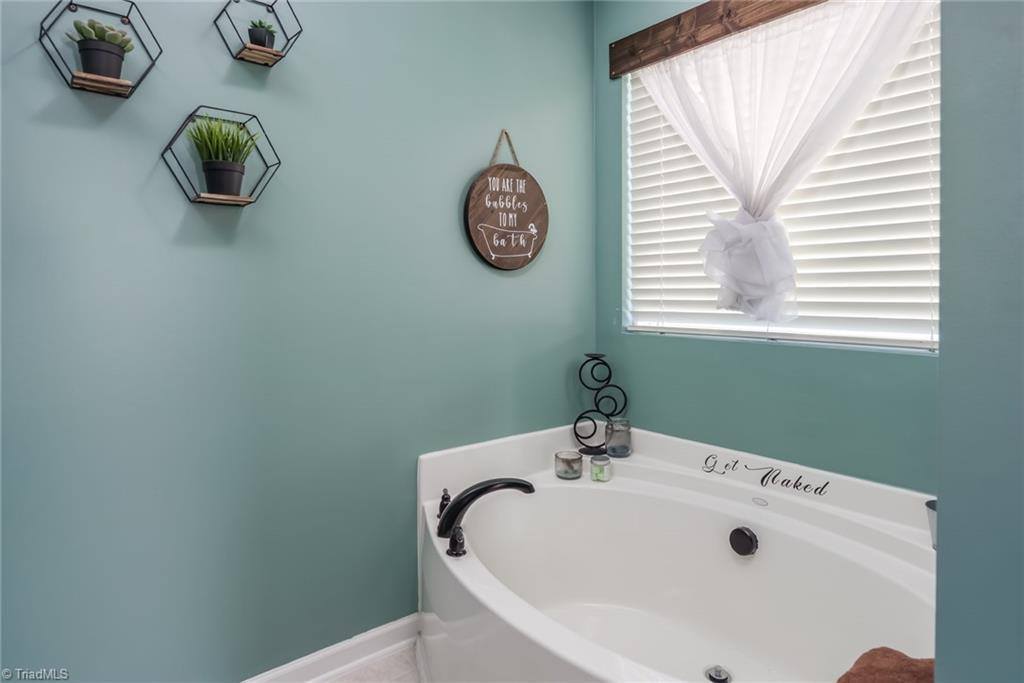 6218 Elderbush Drive, Greensboro, NC 27405