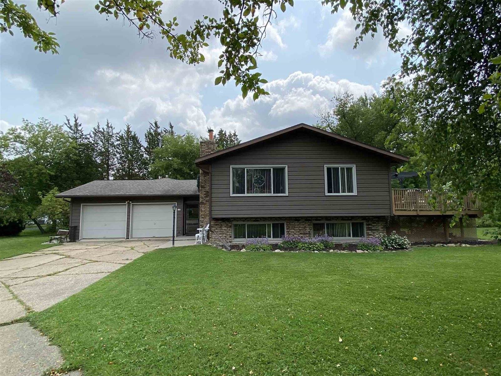 210 E Becker Road, Marshfield, WI 54449