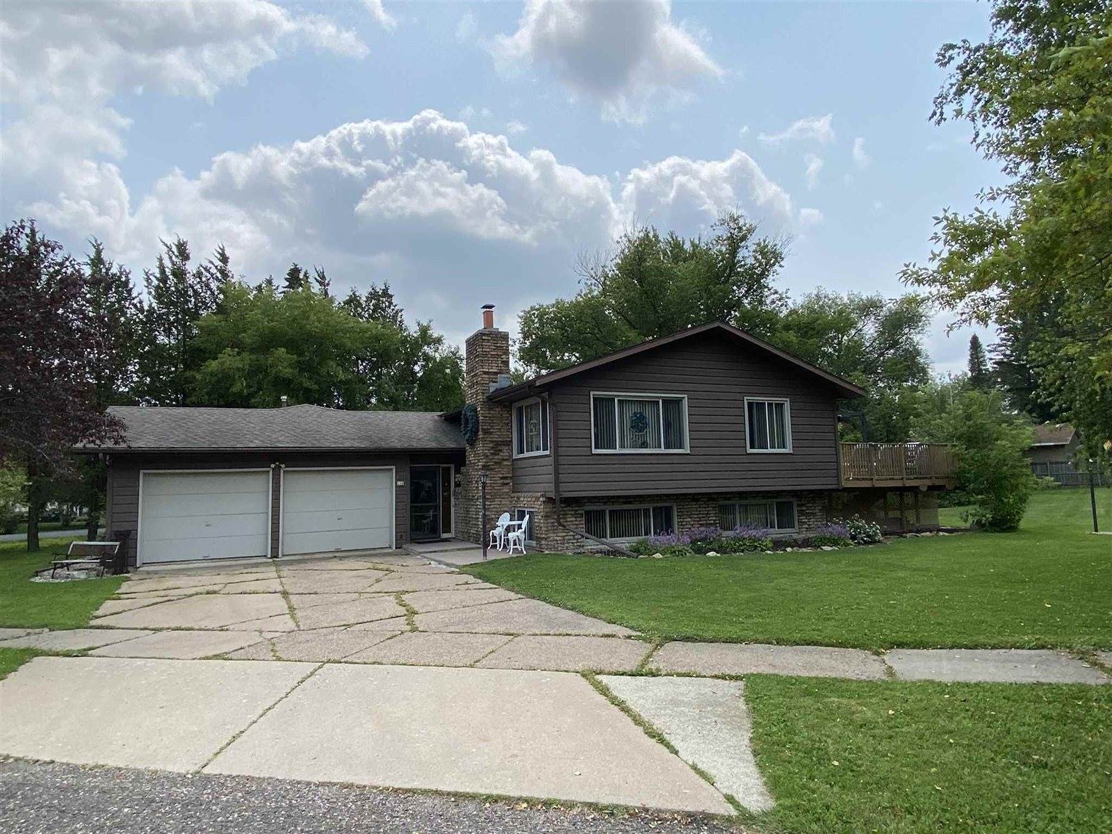 210 E Becker Road, Marshfield, WI 54449