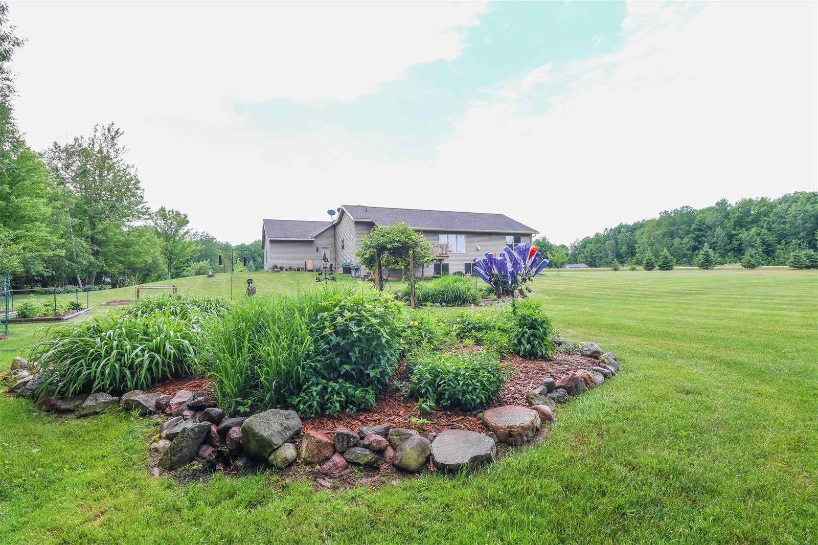 105428 Woodridge Drive, Spencer, WI 54449