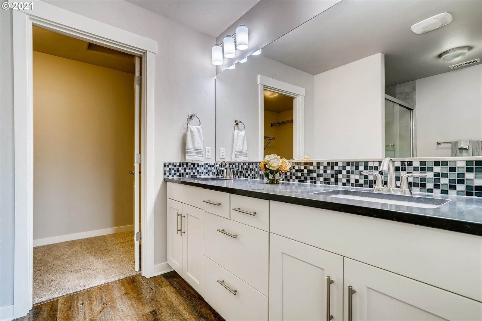 5233 SE Thornapple St, Hillsboro, OR 97123