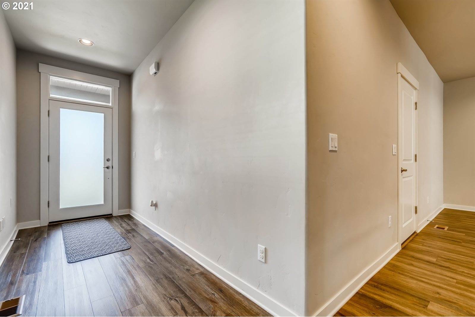 5233 SE Thornapple St, Hillsboro, OR 97123