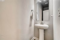 5233 SE Thornapple St, Hillsboro, OR 97123