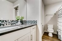 5233 SE Thornapple St, Hillsboro, OR 97123