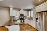 5233 SE Thornapple St, Hillsboro, OR 97123