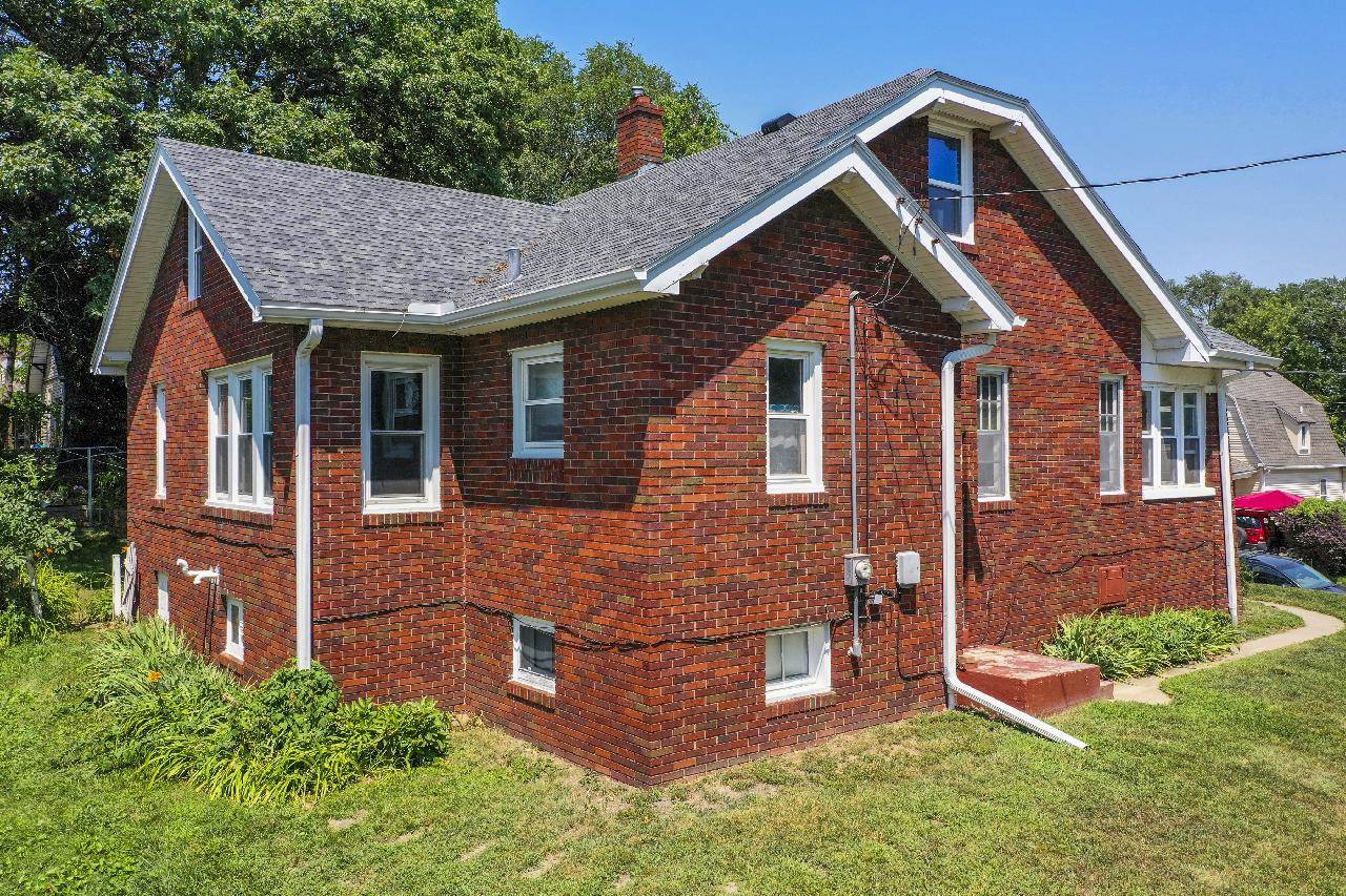 4334 South 12 Street, Omaha, NE 68107