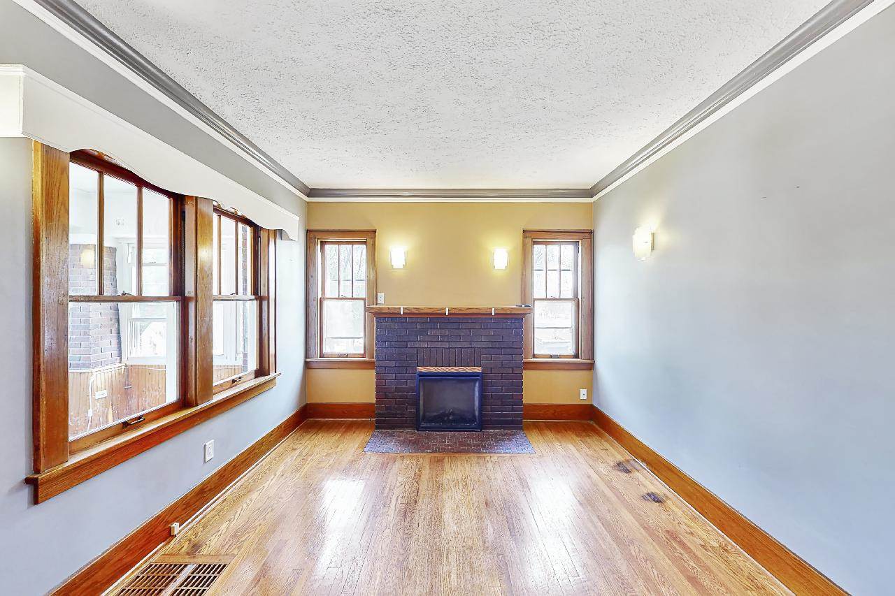 4334 South 12 Street, Omaha, NE 68107