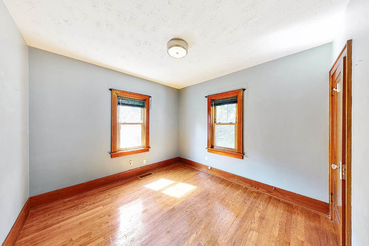 4334 South 12 Street, Omaha, NE 68107