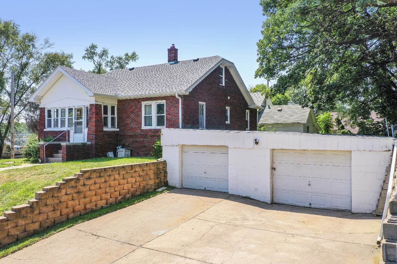 4334 South 12 Street, Omaha, NE 68107