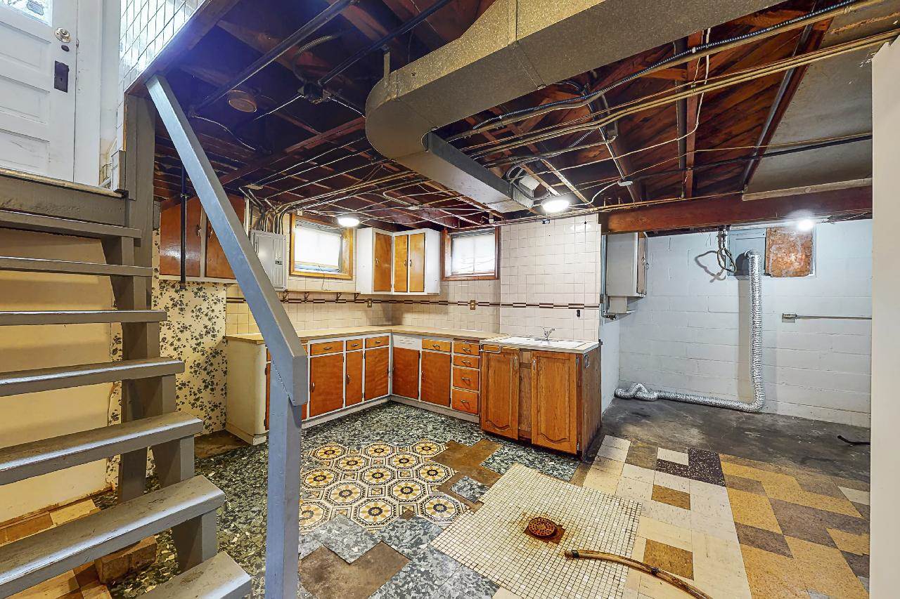 4334 South 12 Street, Omaha, NE 68107