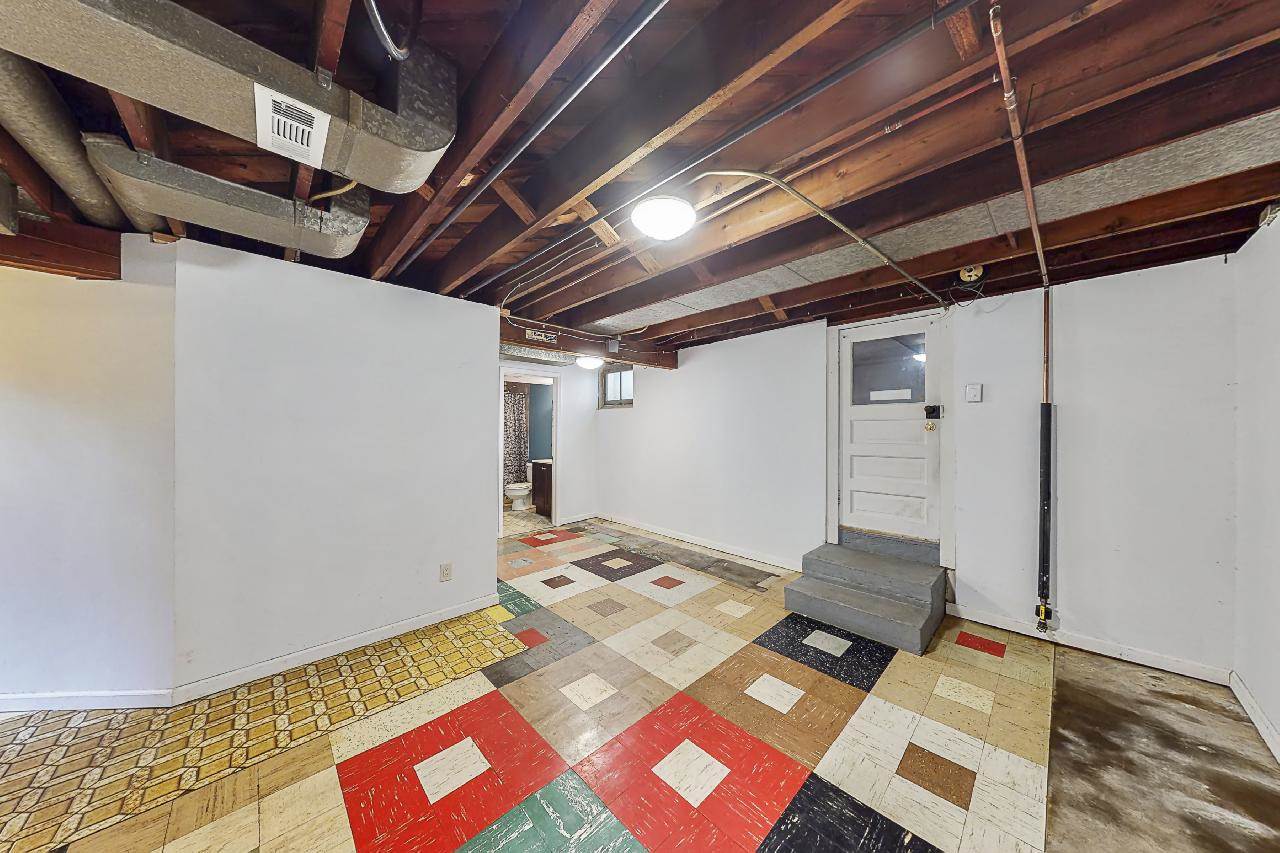 4334 South 12 Street, Omaha, NE 68107