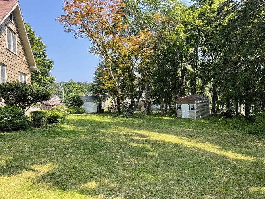 61 Metcalf Rd, North Attleboro, MA 02760