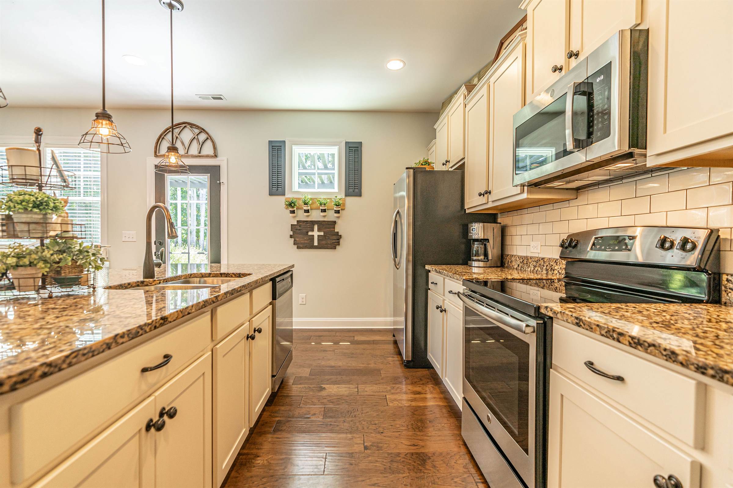 199 Farmhouse Lane, Carthage, NC 28327