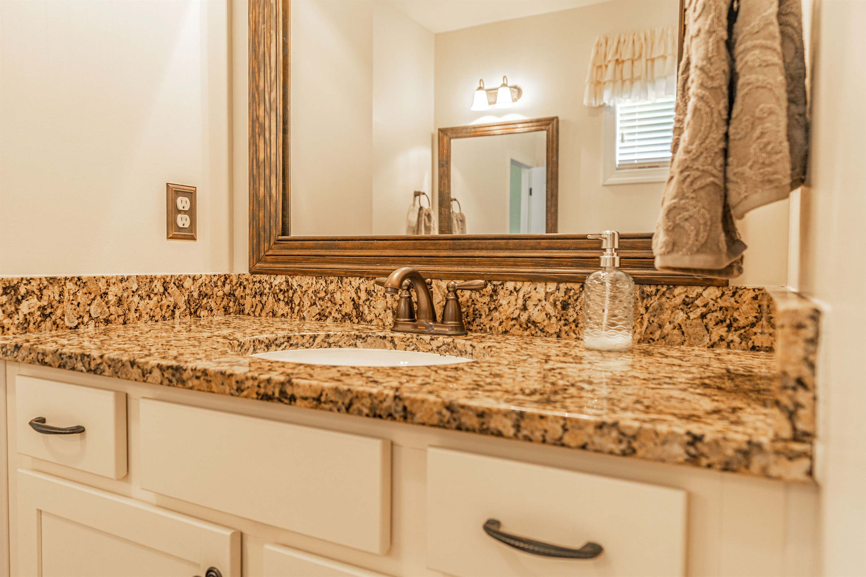 199 Farmhouse Lane, Carthage, NC 28327