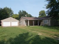 525 NE Arter Ave, Topeka, KS 66616