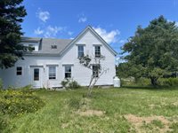 230 Oak Point Road, Trenton, ME 04605