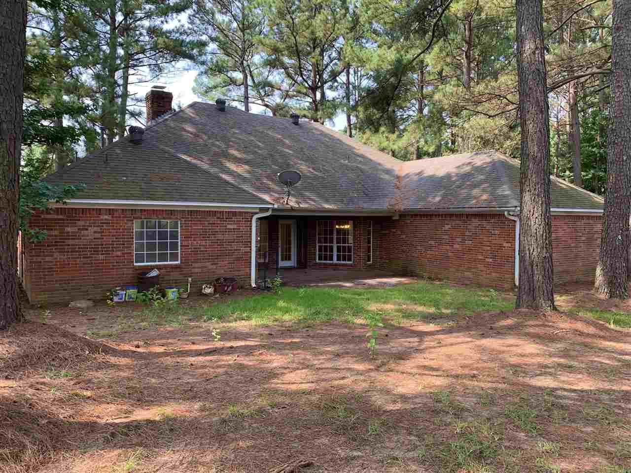 9 Lauren Ln., Texarkana, TX 75501