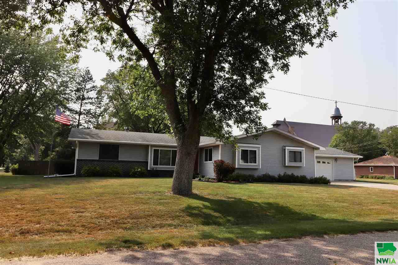 207 S 5th Ave, Anthon, IA 51004