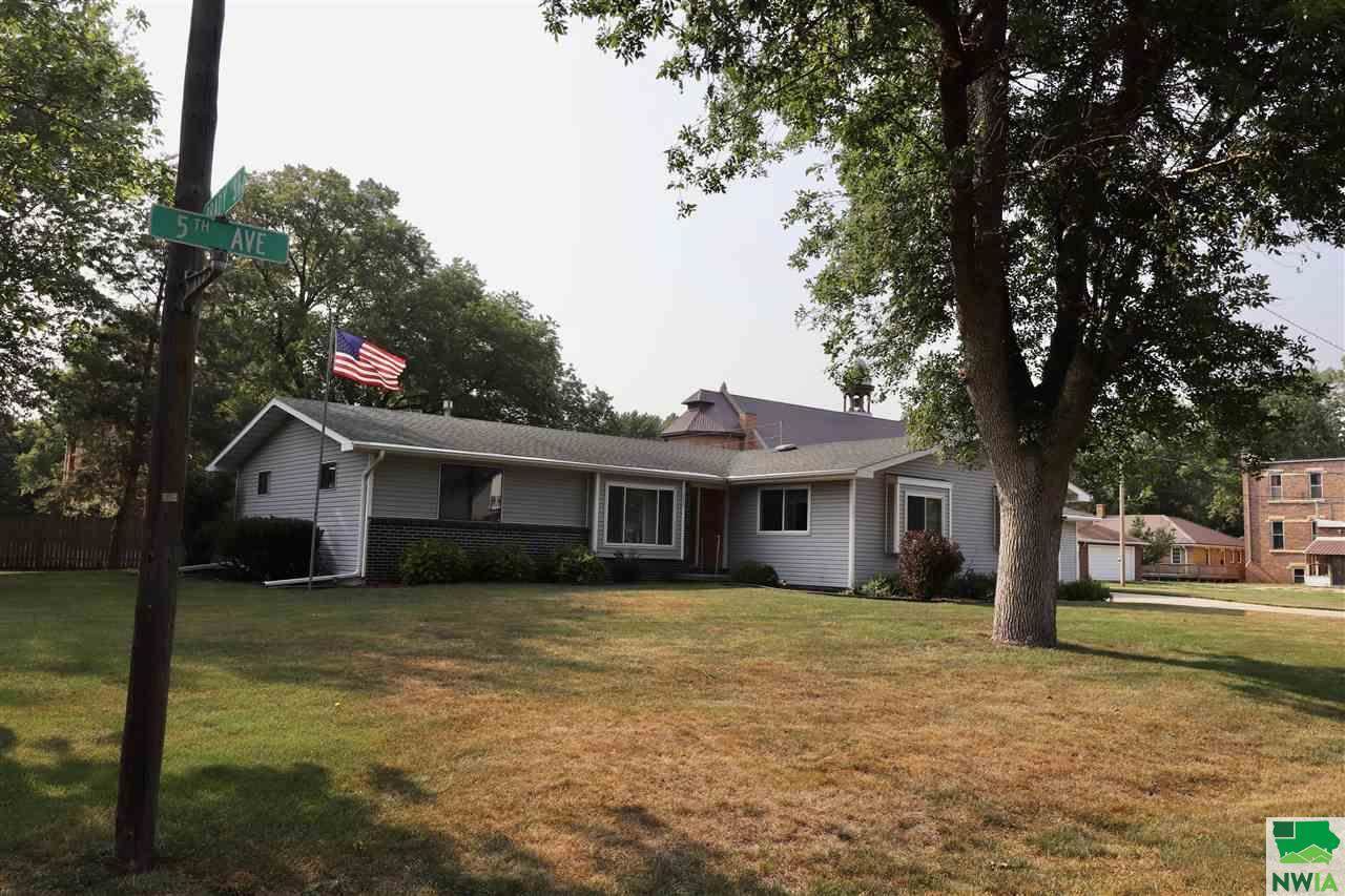 207 S 5th Ave, Anthon, IA 51004