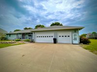 2320 SE Capricorn AVE, Topeka, KS 66605