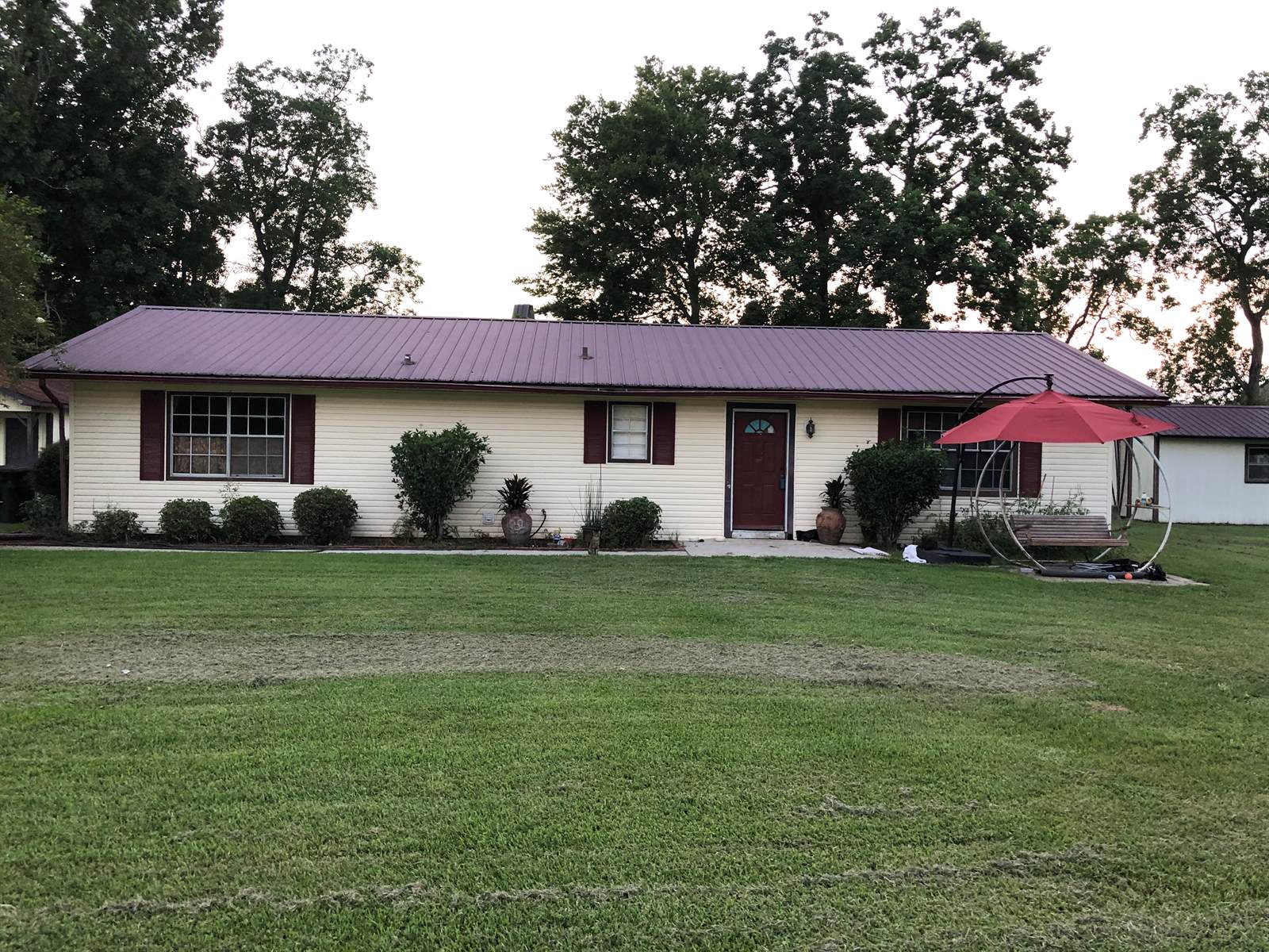 13085 L Landry Rd, Gonzales, LA 70737