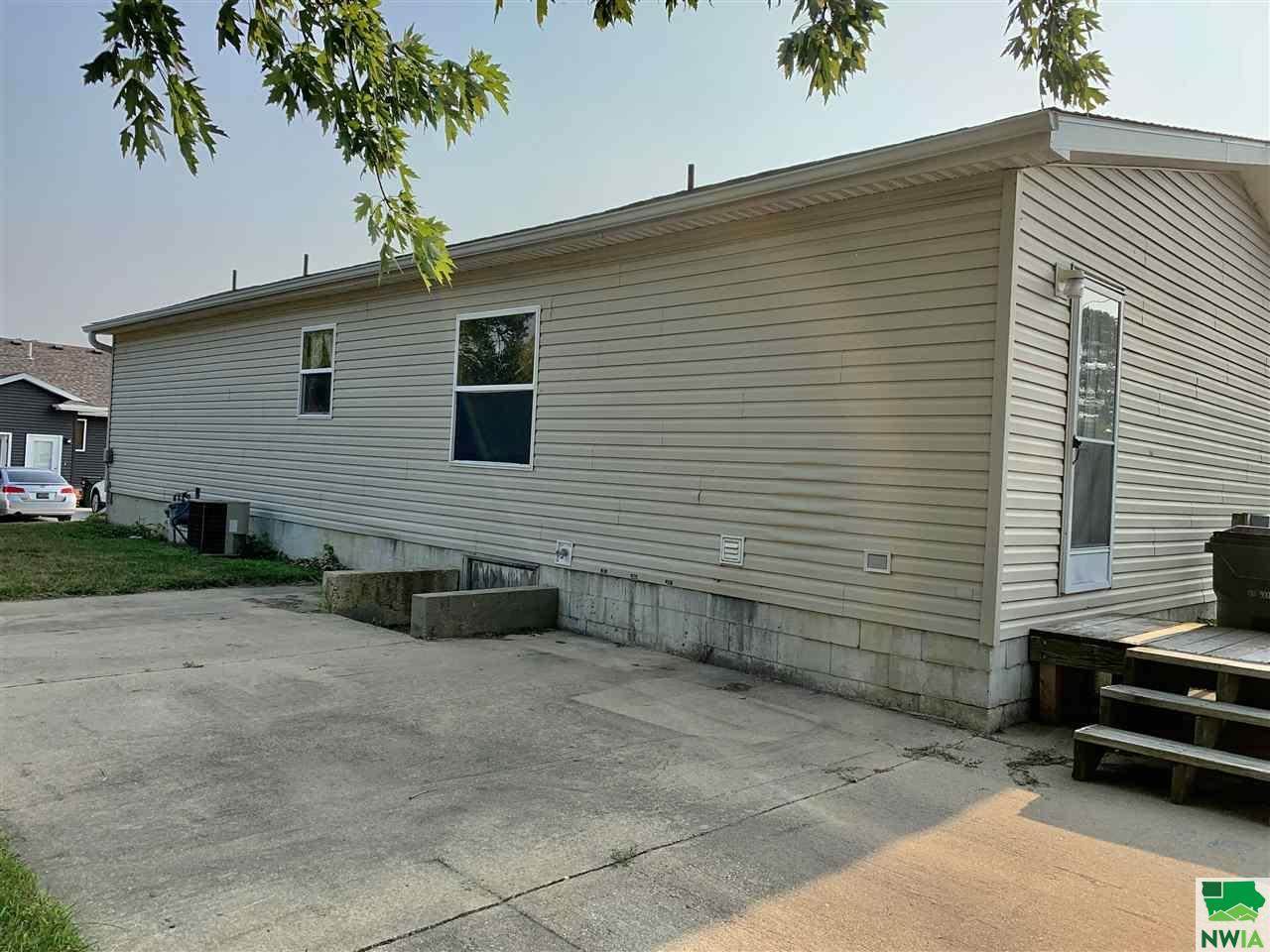 218 N 2ND ST, Moville, IA 51039