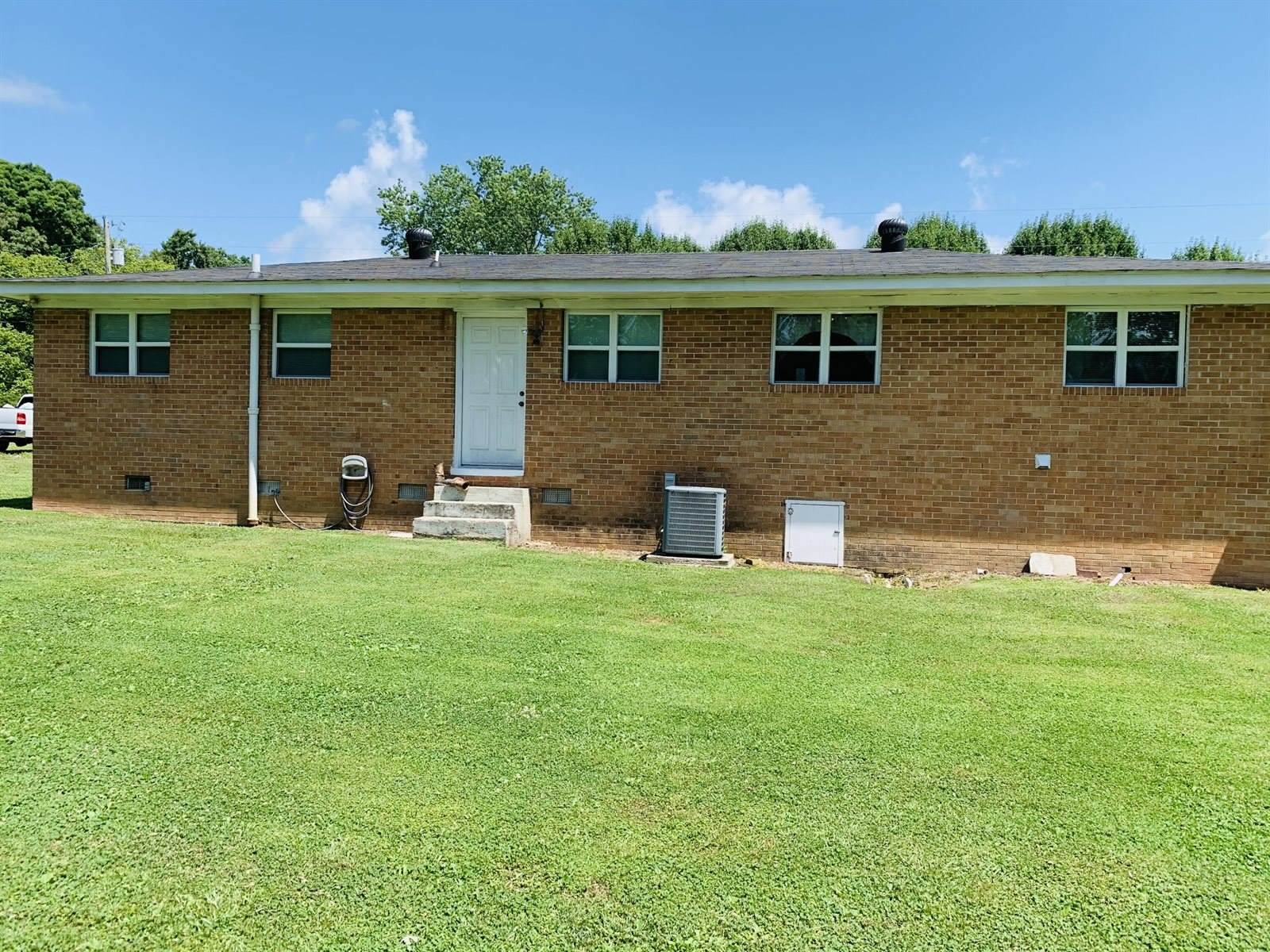 207 SW Forrest Hill Road Rd, Dalton, GA 30720