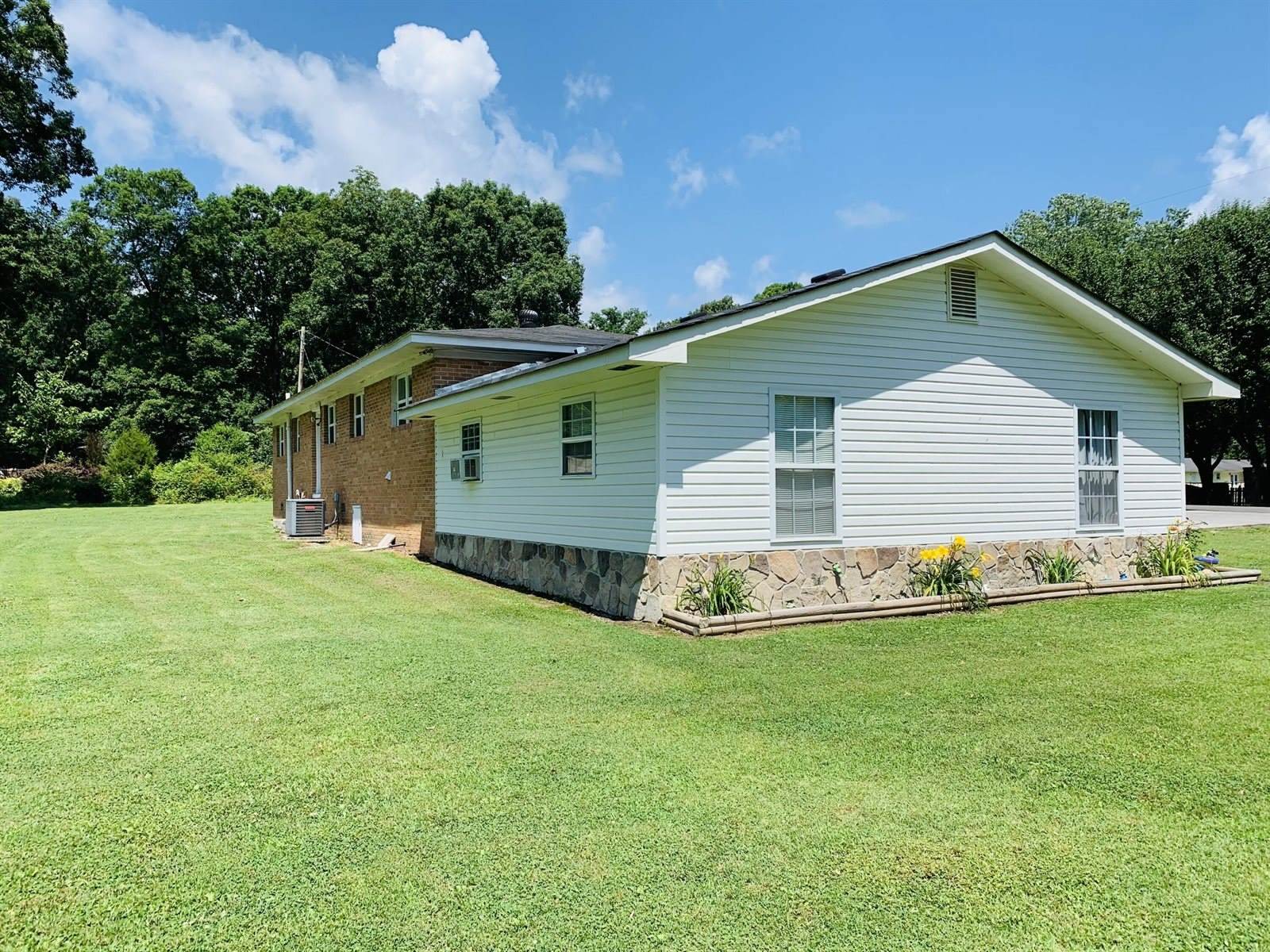 207 SW Forrest Hill Road Rd, Dalton, GA 30720