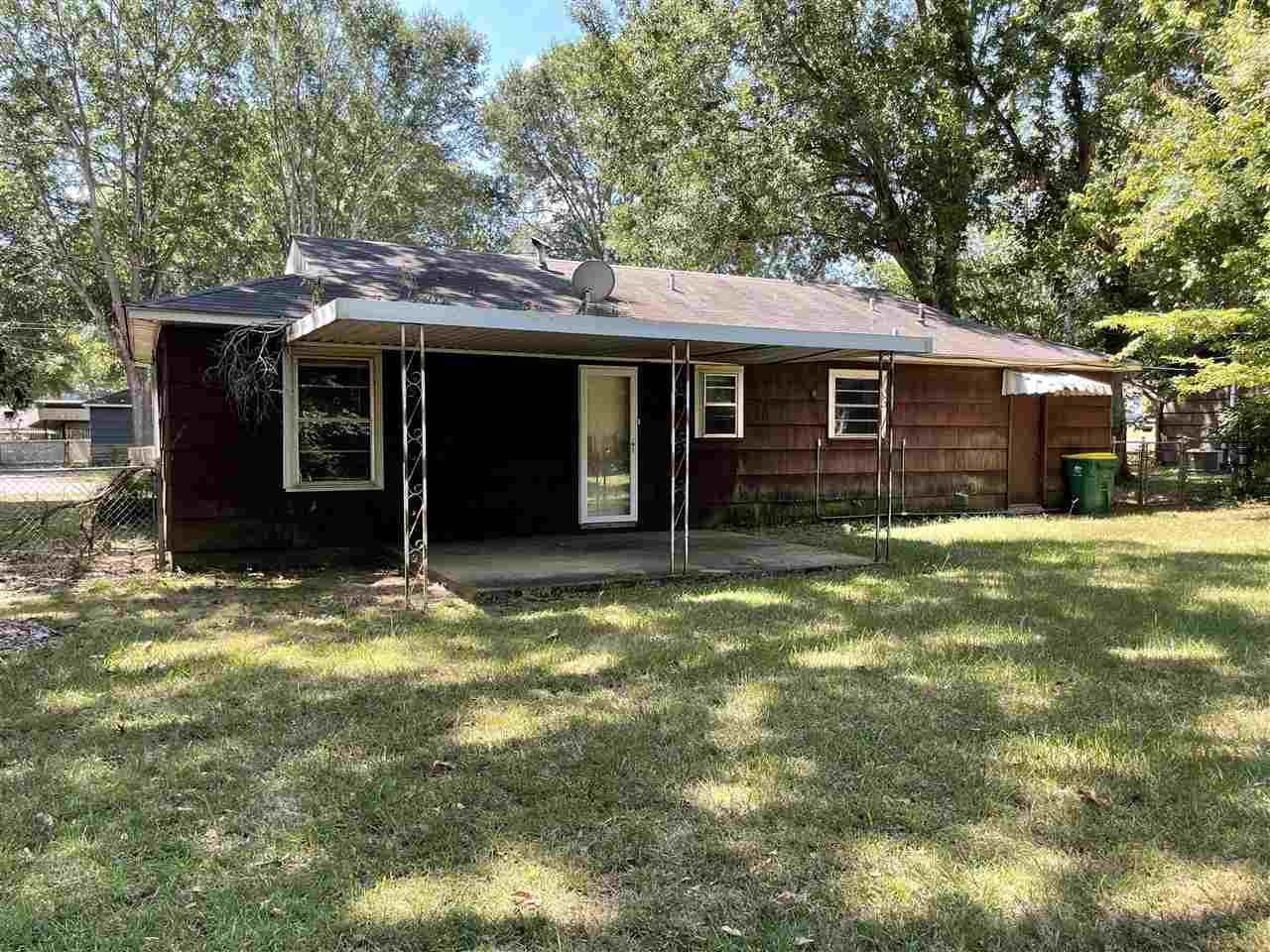 3012 Meadows Dr, Texarkana, TX 75501