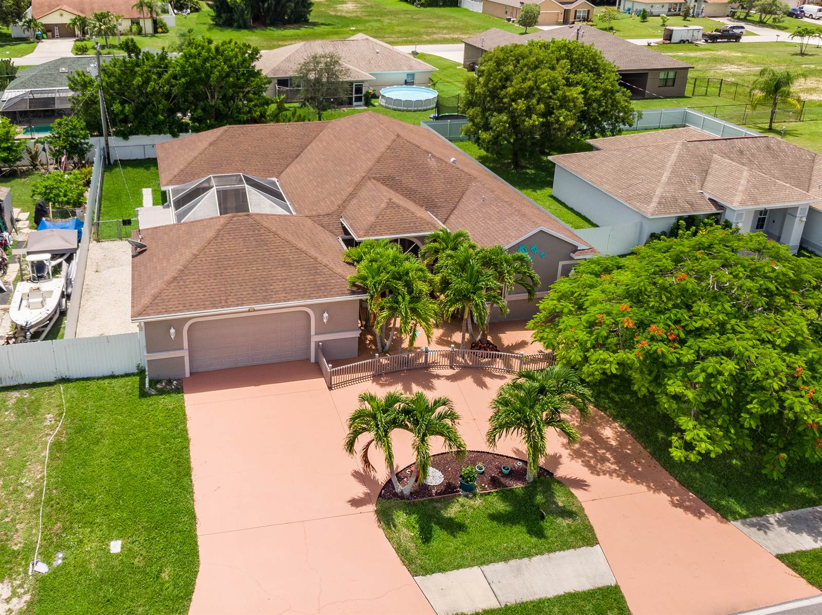 1304 Gleason Pkwy, Cape Coral, FL 33914