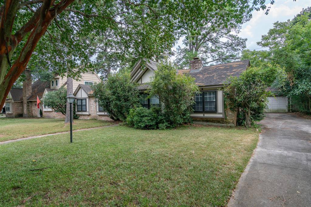 7631 Fernbrook Lane, Houston, TX 77070