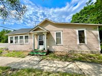 1208 SW Munson AVE, Topeka, KS 66604