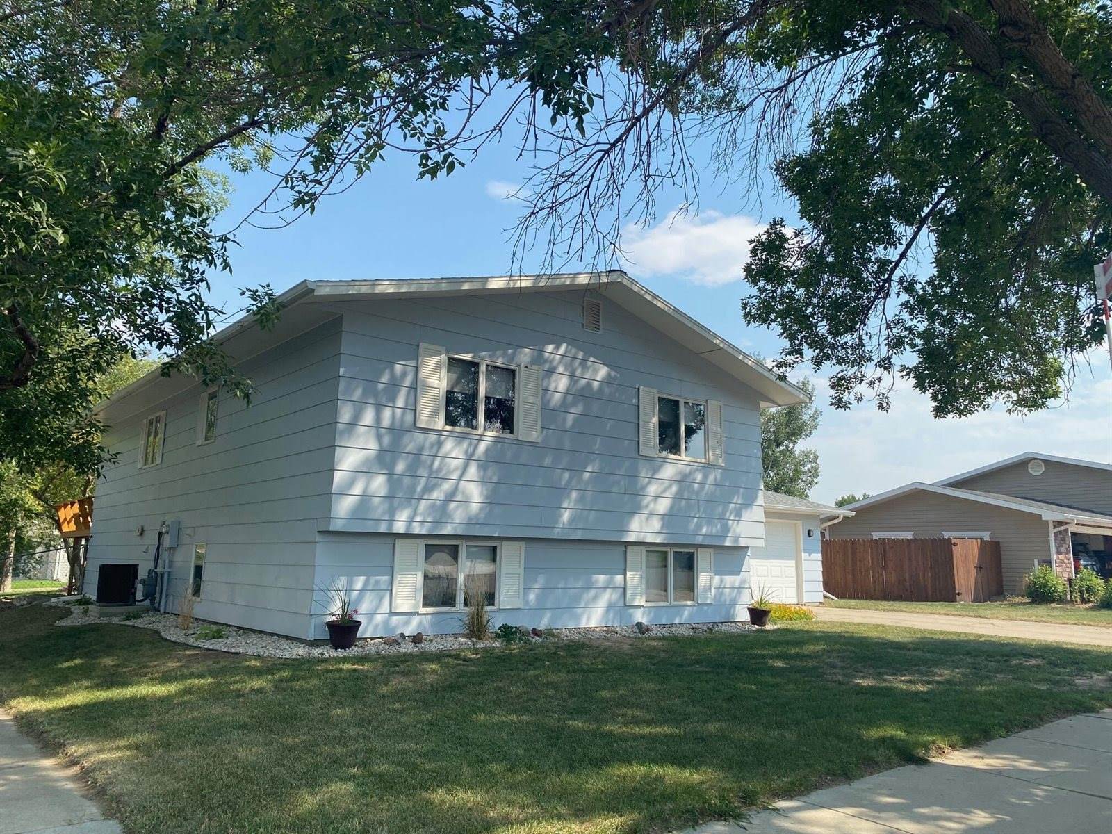 2122 1st Ave East, Williston, ND 58801