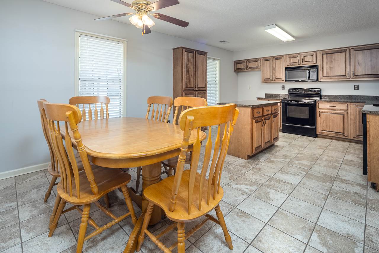 1086 Trappers Cv, Cordova, TN 38018