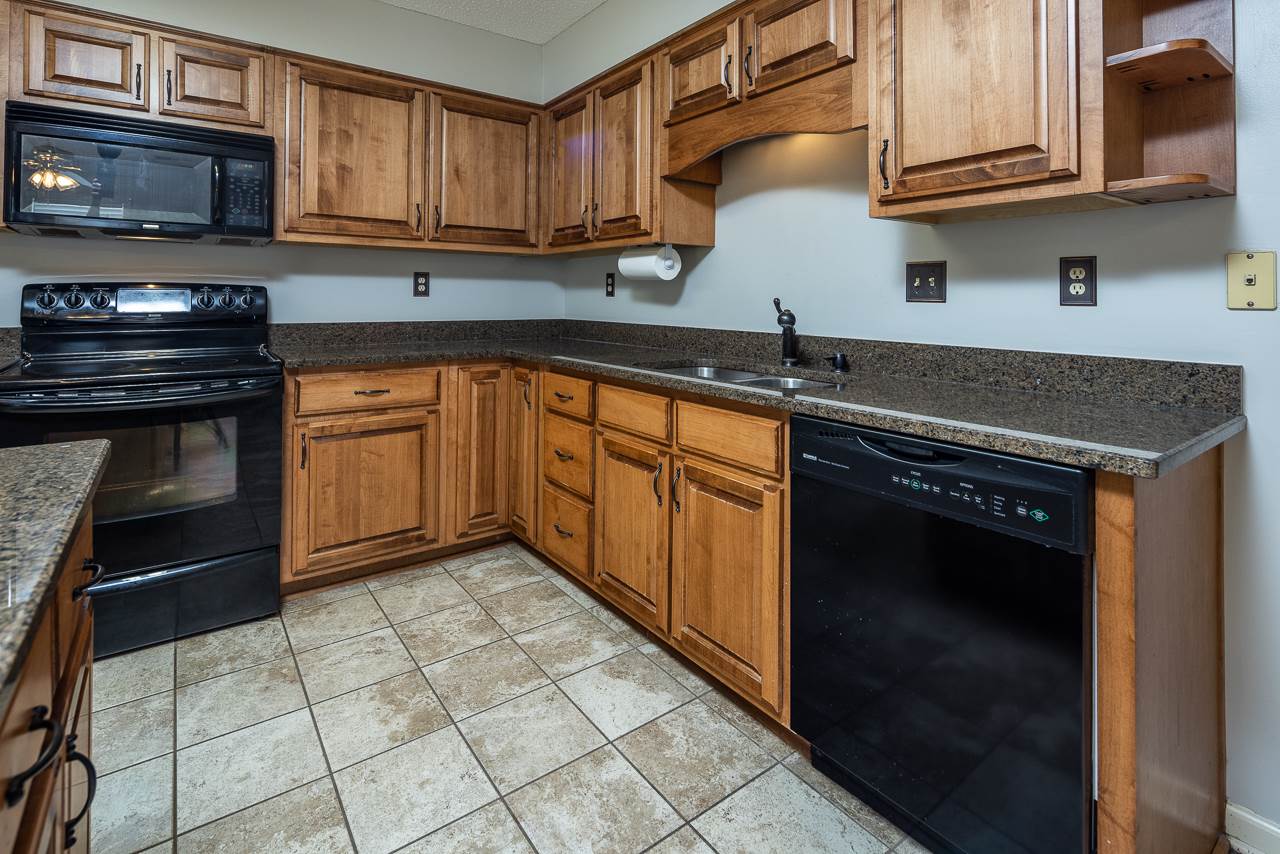 1086 Trappers Cv, Cordova, TN 38018