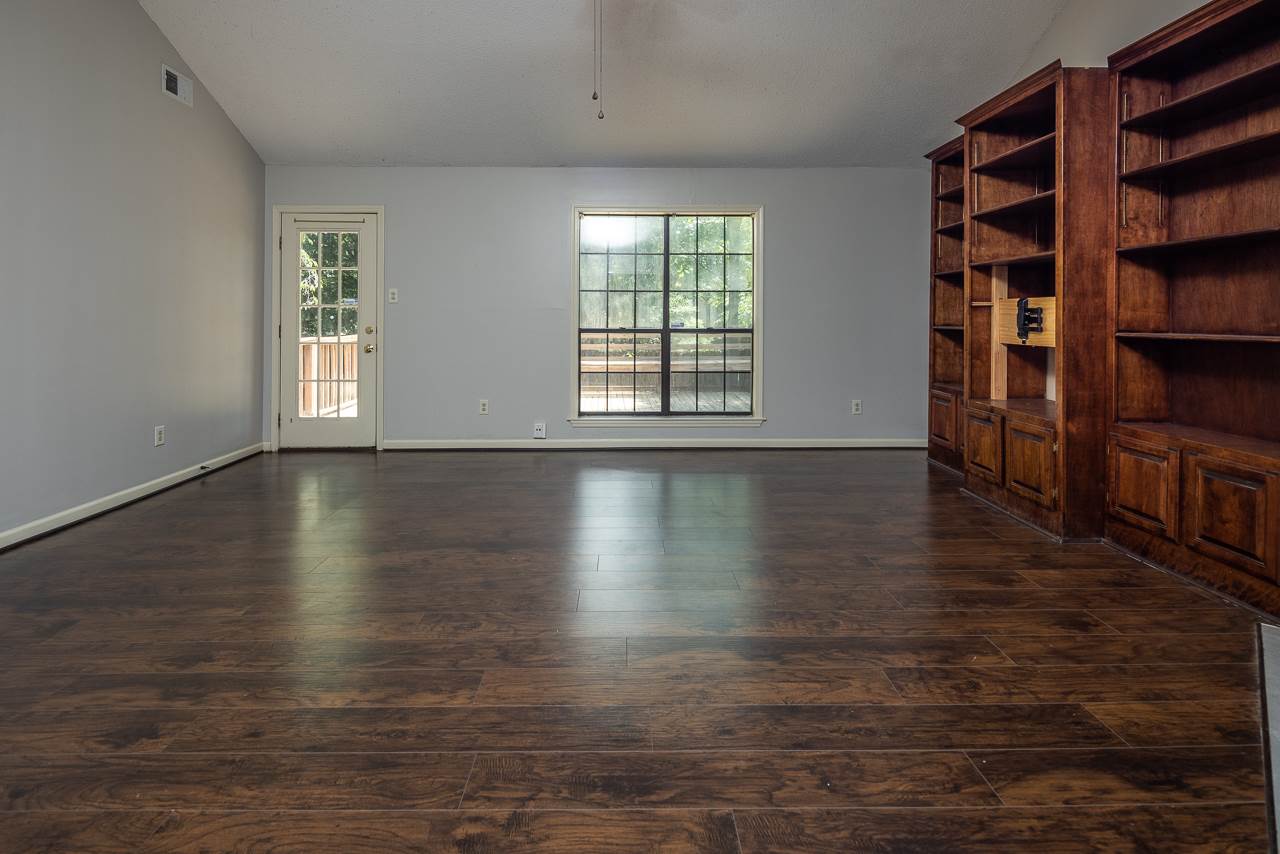 1086 Trappers Cv, Cordova, TN 38018