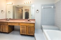 1086 Trappers Cv, Cordova, TN 38018