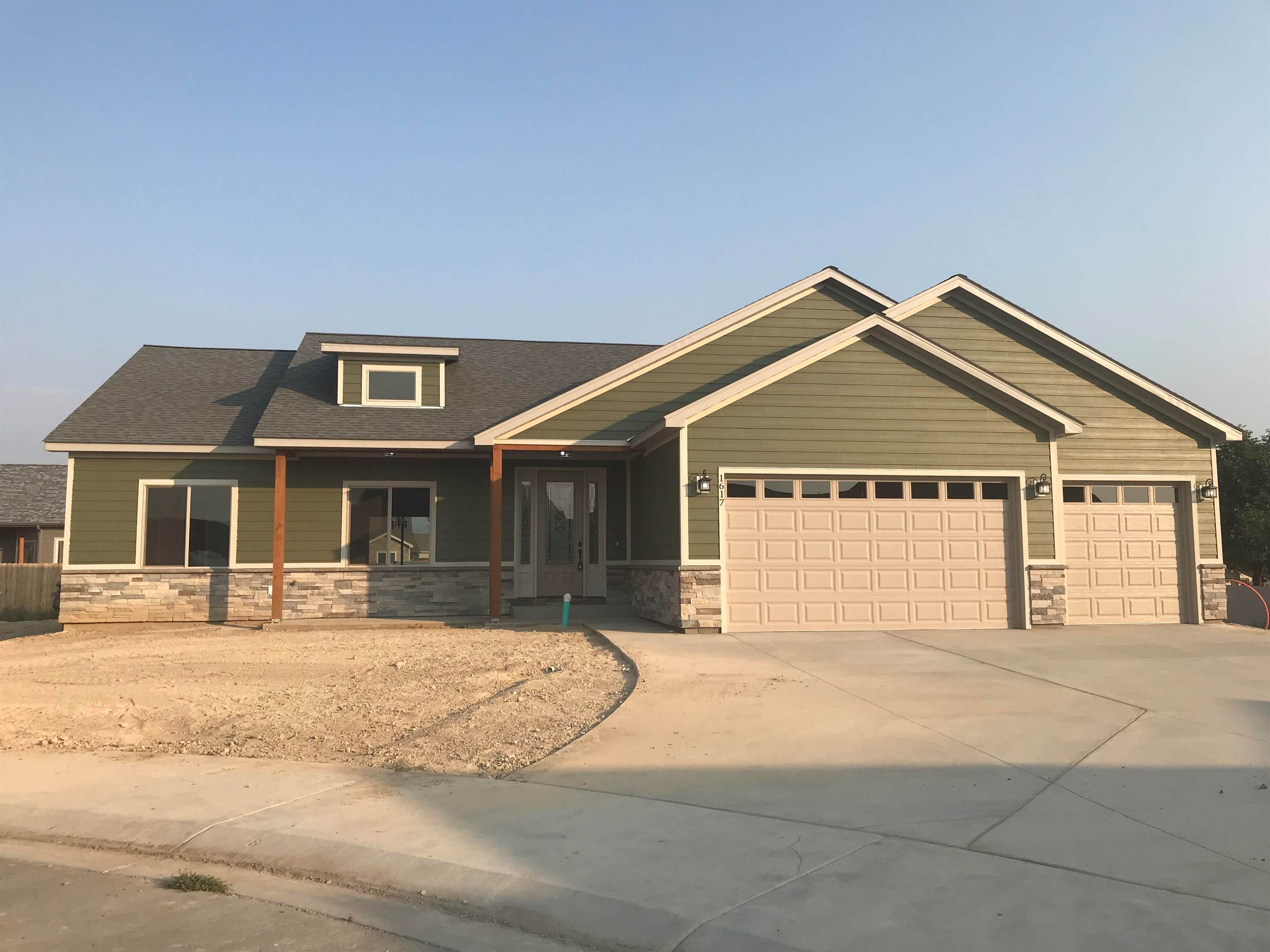 1617 Ash Way, Montrose, CO 81401