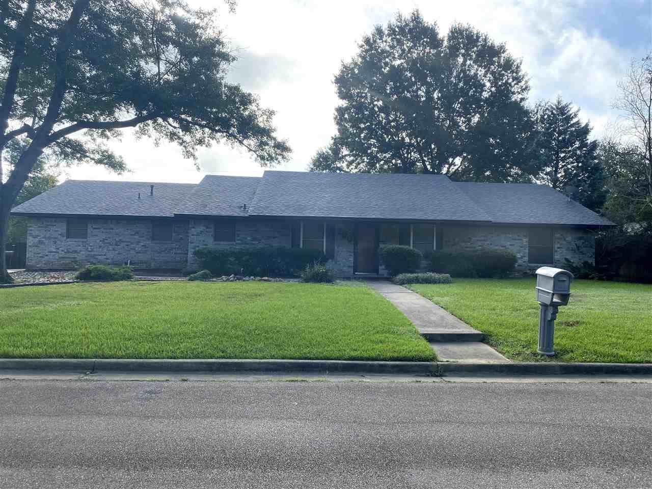 200 James St, New Boston, TX 75570