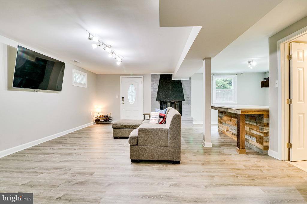 2505 Easie Street, Oakton, VA 22124