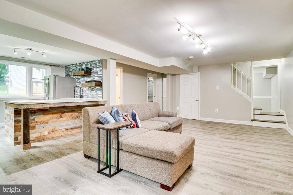 2505 Easie Street, Oakton, VA 22124