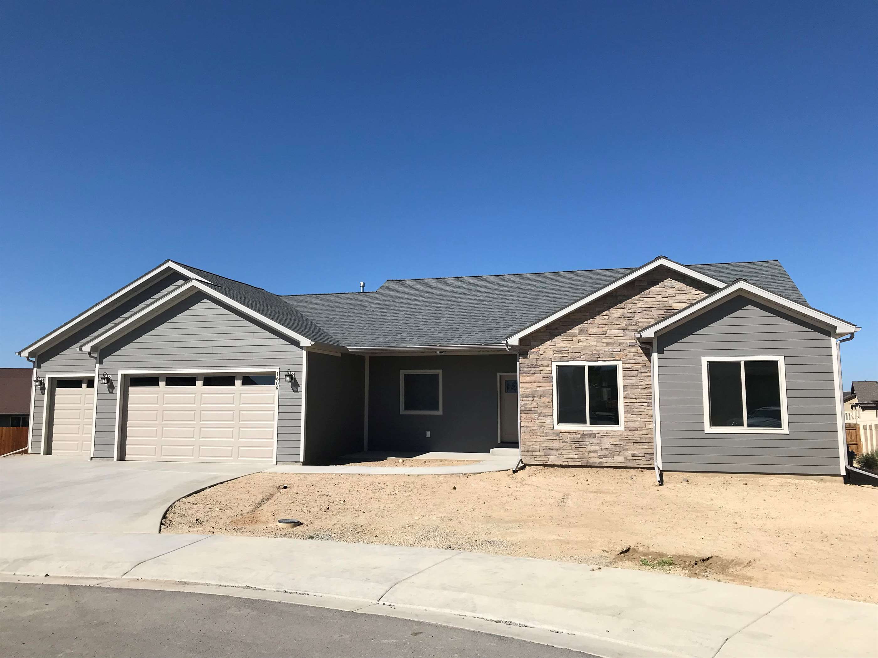 1608 Ash Way, Montrose, CO 81401