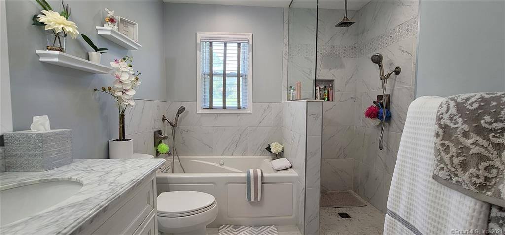 7 Dodge Drive, Shelton, CT 06484