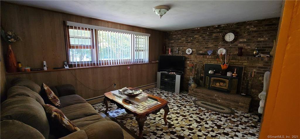 7 Dodge Drive, Shelton, CT 06484