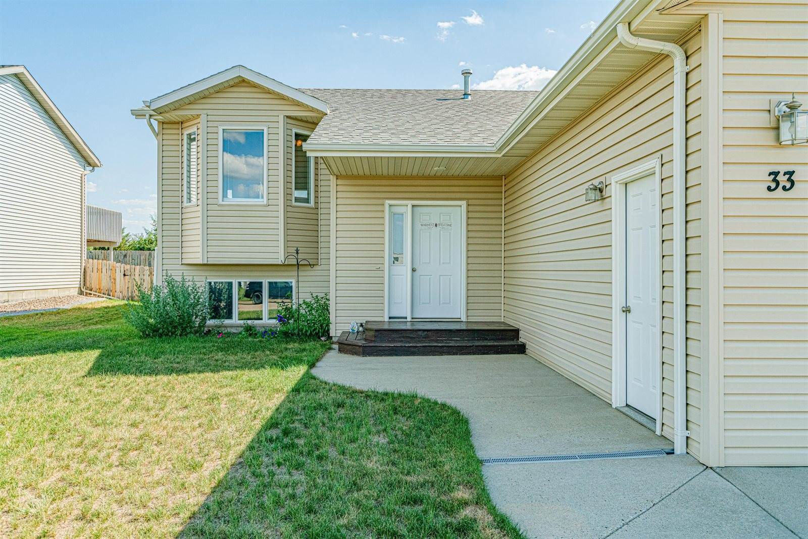 33 Mcginnis Way, Lincoln, ND 58504