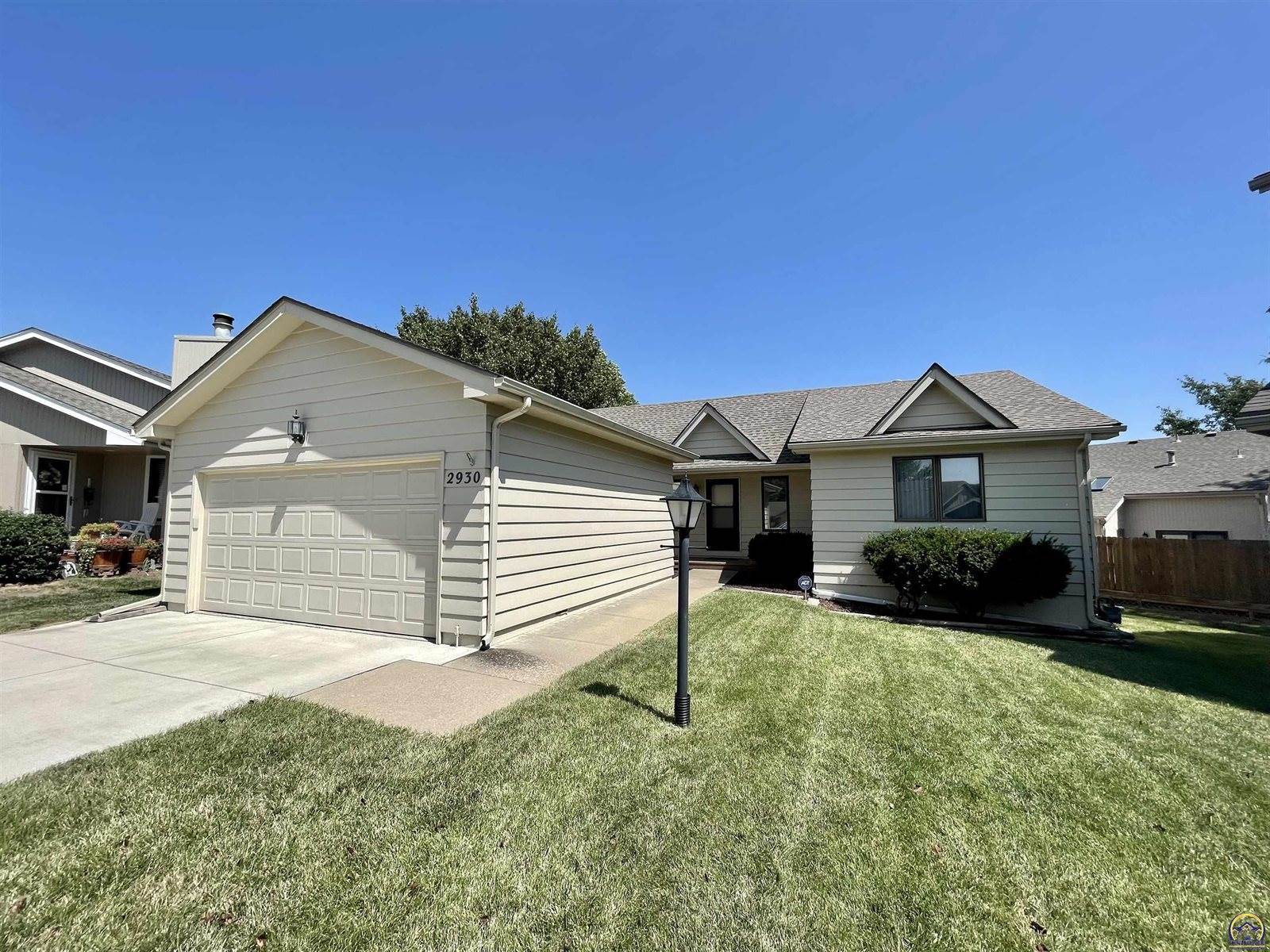 2930 SW Woodstock LN, Topeka, KS 66614