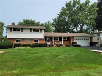 32428 Nottingwood St, Farmington Hills, MI 48334