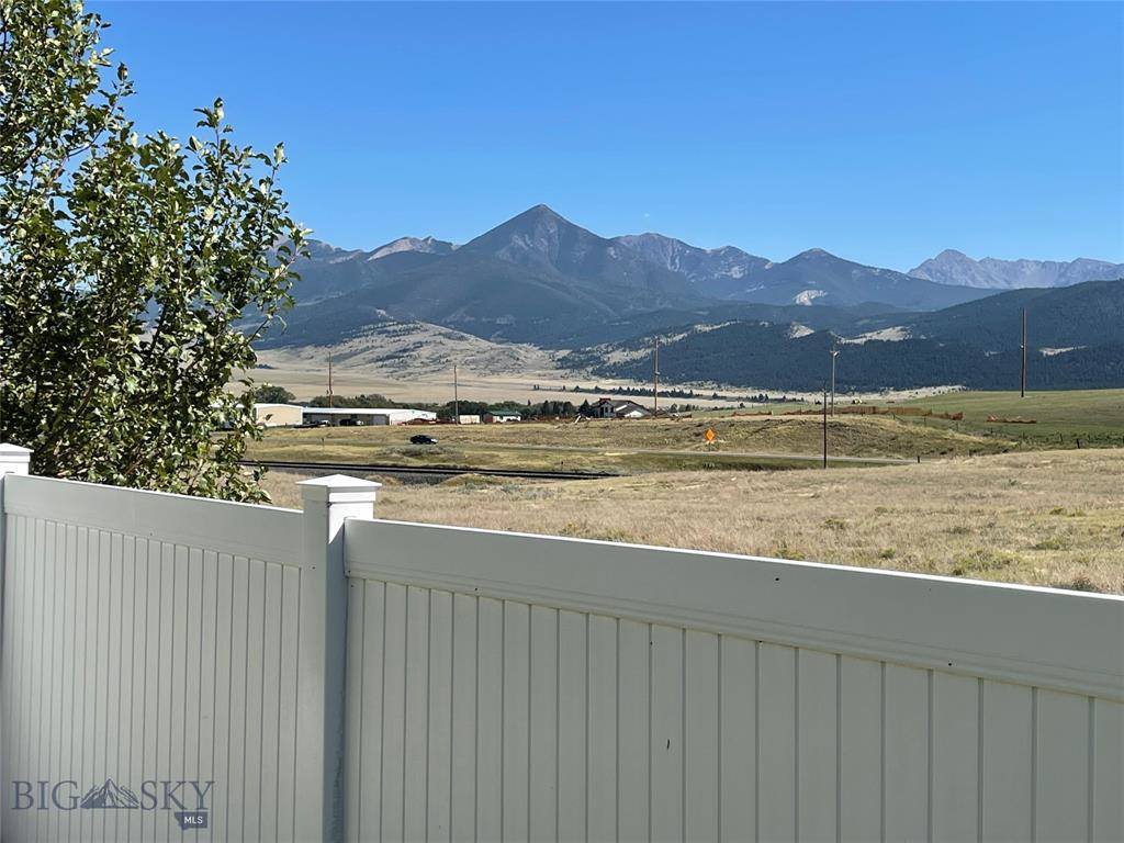 2305 Sun Avenue, Livingston, MT 59047