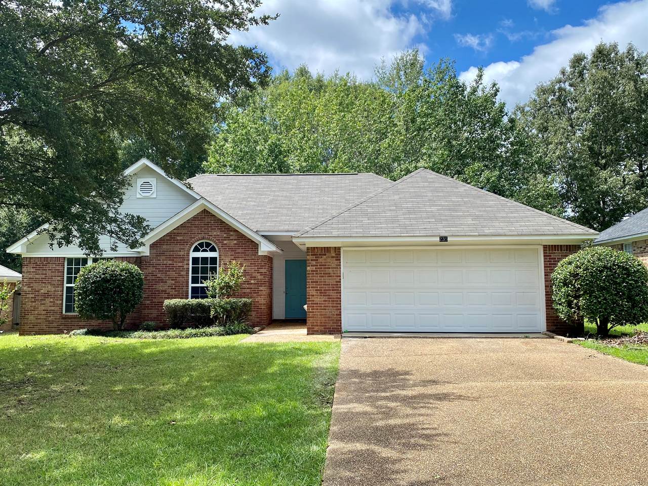 235 Cherry Bark Dr, Brandon, MS 39047